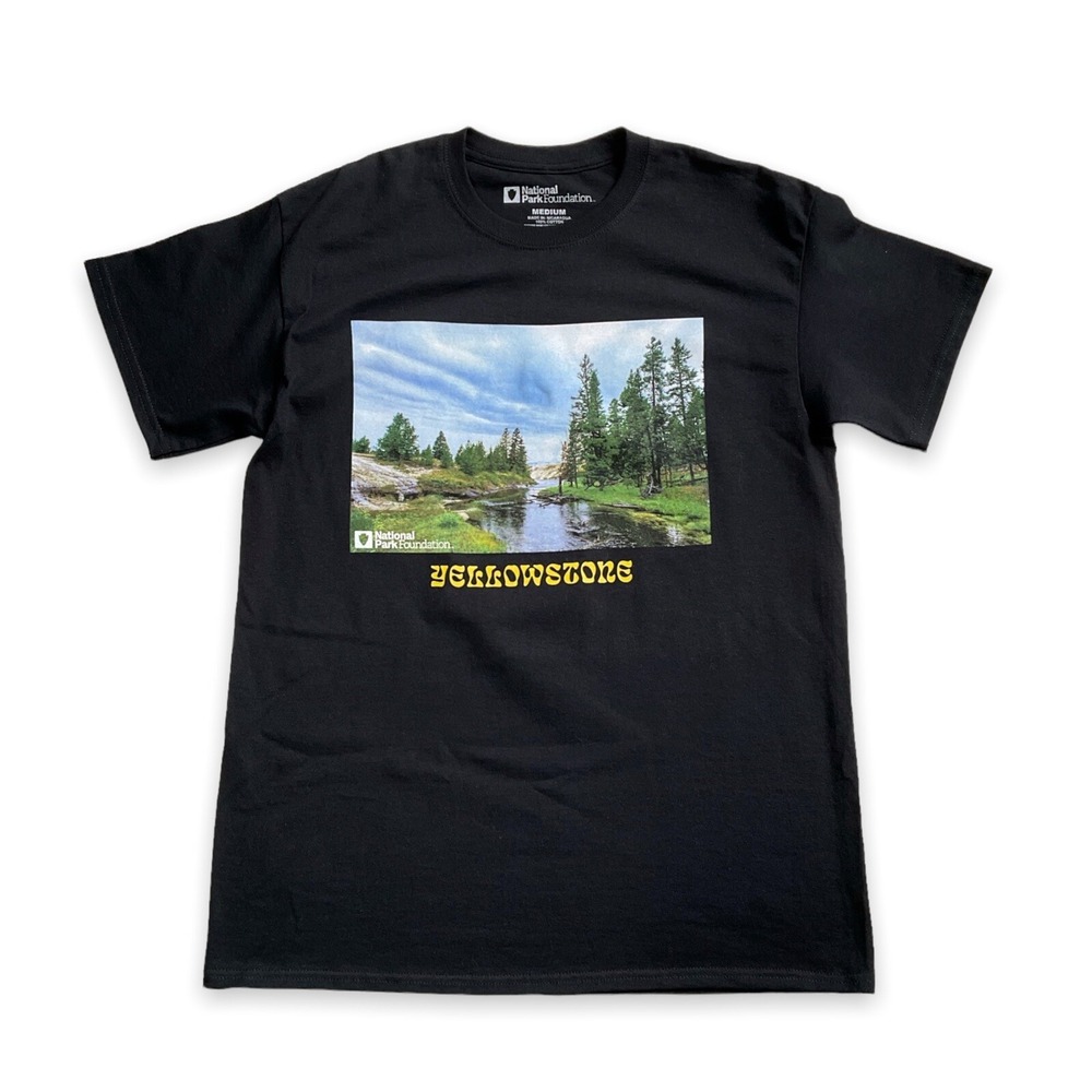 Yellowstone T-Shirt Mens Medium Black Short Sleeve Graphic National Park NWOT
